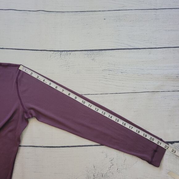 Patagonia Capilene Size M	Lightweight Layer Purple Long Sleeve Top Activewear - Picture 6 of 8